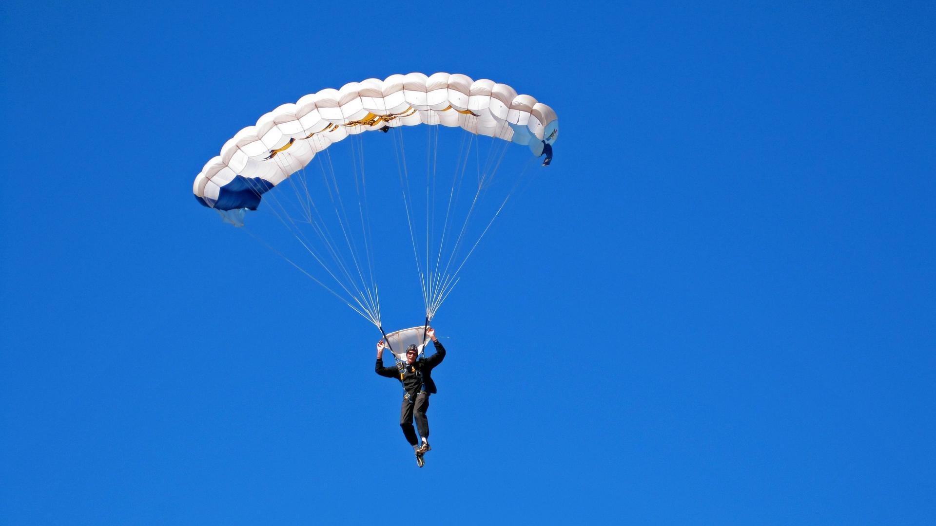 中国女篮展现团队精神 赛场表现抢眼，中国女篮的精神